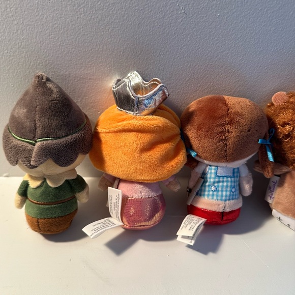 Whimsical set of 8 Wizard of Oz Hallmark itty bitty’s 🦁 🐶 👧 - Picture 8 of 10